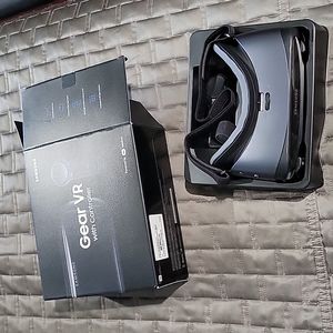 NIB Samsung Gear VR